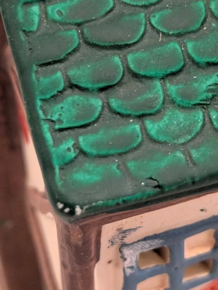 Dickensville Collectables Illuminated Porcelain House image indicator(4)