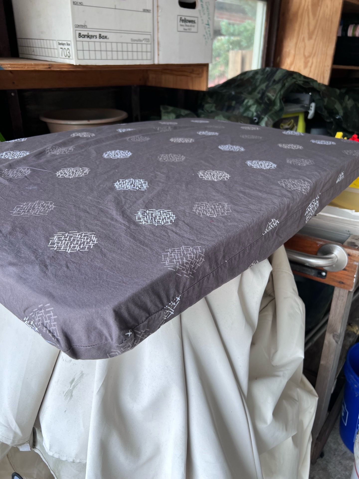 Baby fold up bed