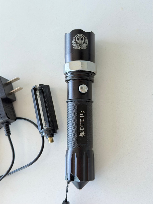 Police Tactical Flashlight - photo 2