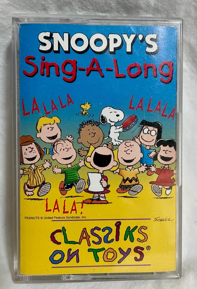 Peanuts Cassette: Snoopy's Sing-A-Long (2000)