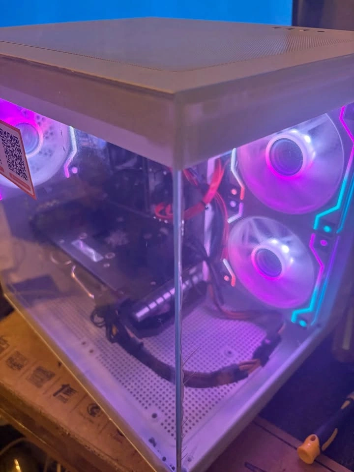 i7-4790 Desktop PC, 16GB RAM, 250GB SSD, 1TB HDD, RX 580