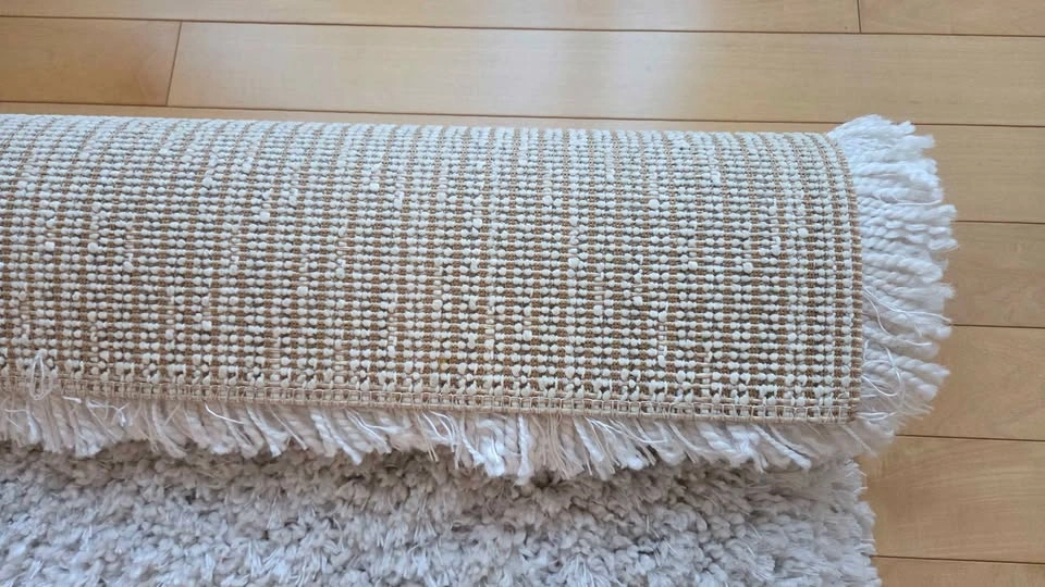 CB2 Dining Table + White Rug ~5x8 - photo 5