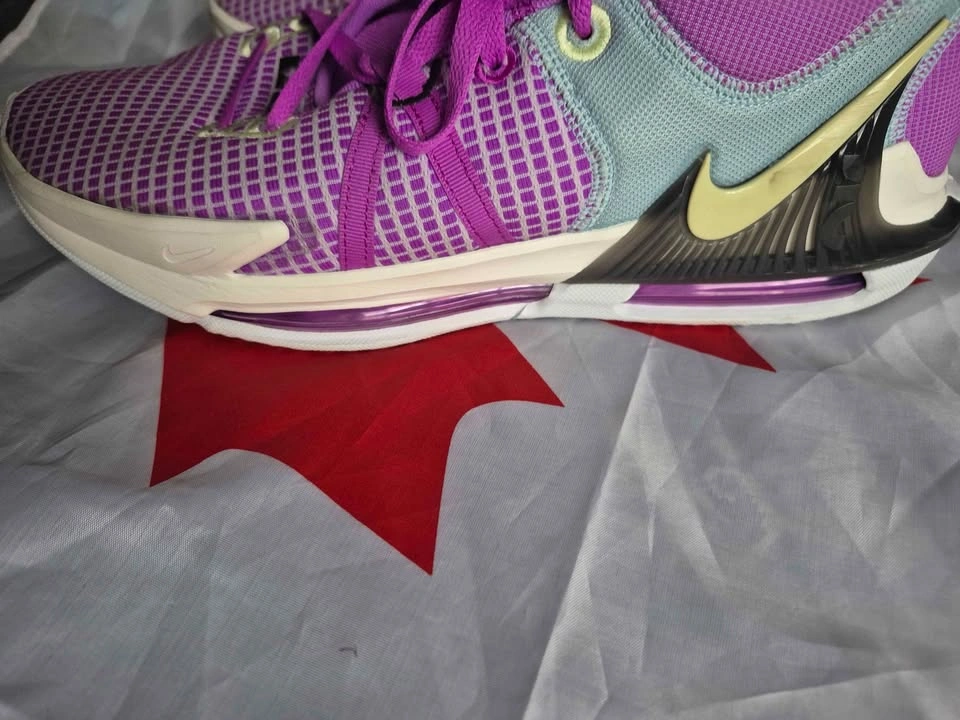 Nike LeBron Witness 7 Fuchsia Dream basketball shoes - photo 3