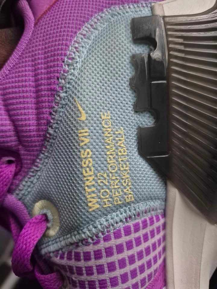 Nike LeBron Witness 7 Fuchsia Dream basketball shoes - photo 5