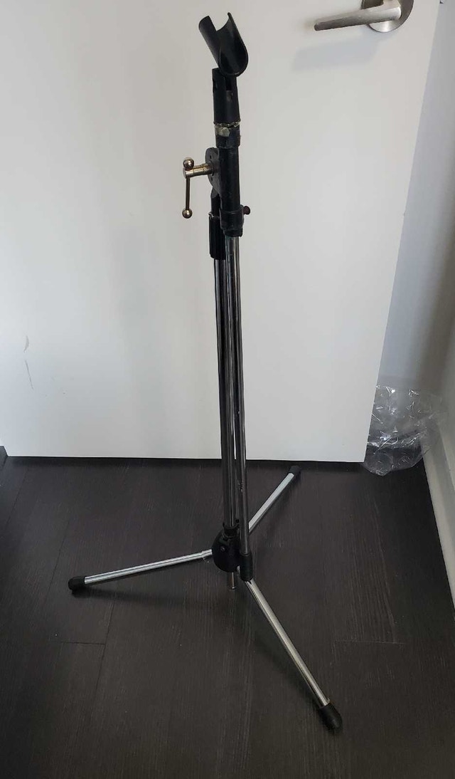 Apex Microphone Stand – Adjustable Tripod - photo 3