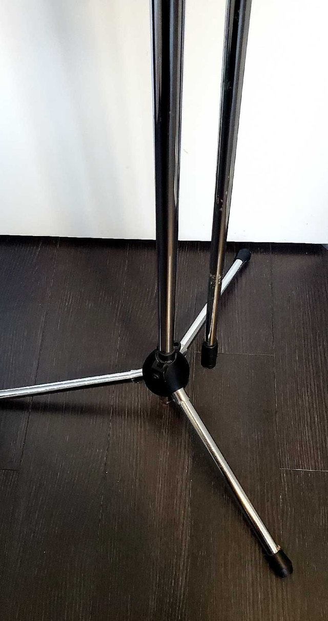 Apex Microphone Stand – Adjustable Tripod - photo 4