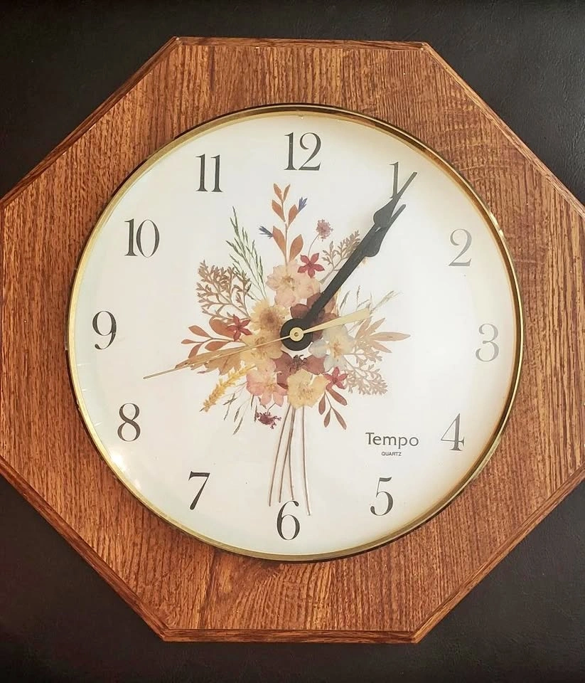 Vintage Tempo Quartz Wall Clock