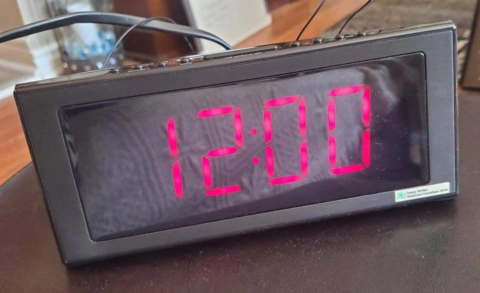 Clock Radio with Manual - photo 2