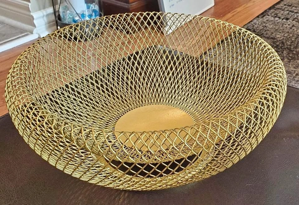 Metal Painted Mesh Bowl