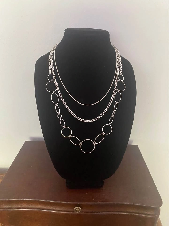 Silver-Toned Triple Layer Chain Necklace - photo 3