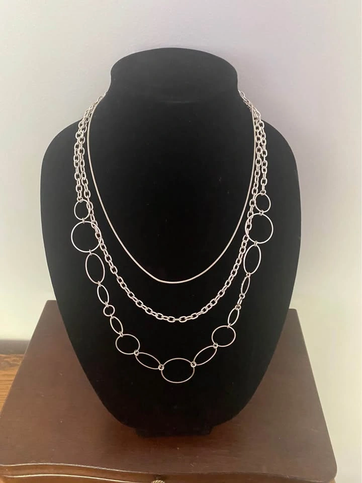 Silver-Toned Triple Layer Chain Necklace - photo 4