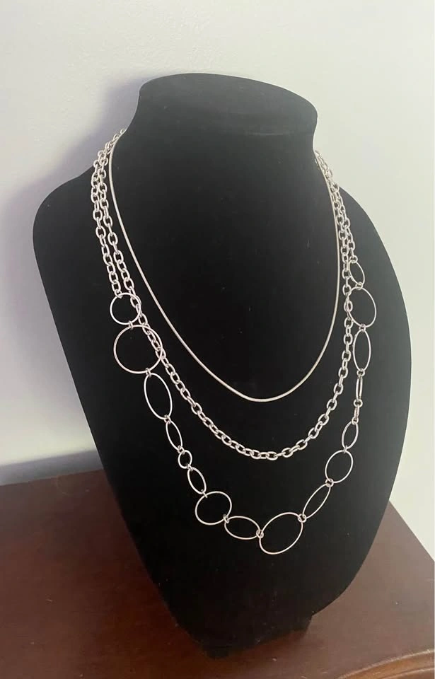 Silver-Toned Triple Layer Chain Necklace - photo 5