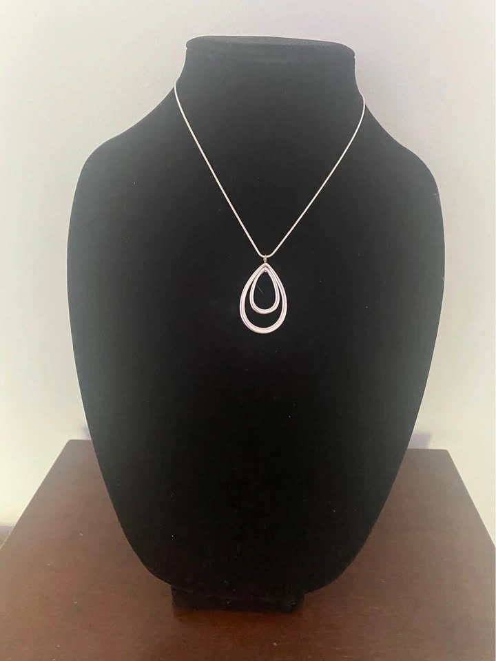 Silver-Toned Double Teardrop Pendant Necklace - photo 2