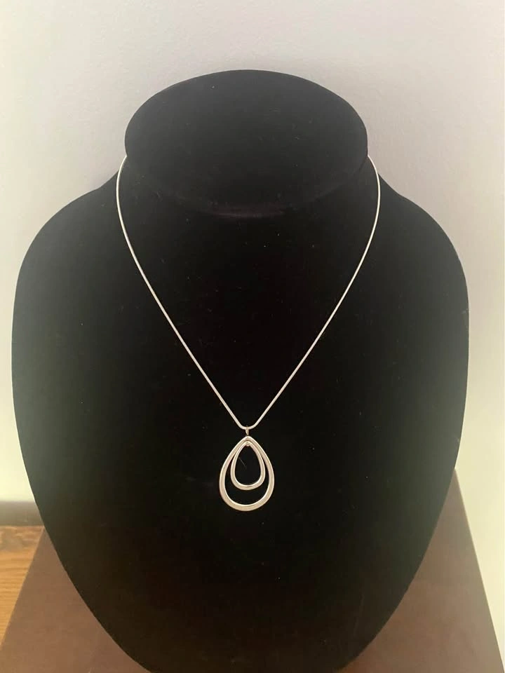 Silver-Toned Double Teardrop Pendant Necklace - photo 4
