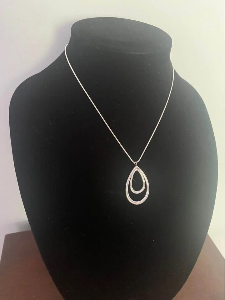 Silver-Toned Double Teardrop Pendant Necklace - photo 5