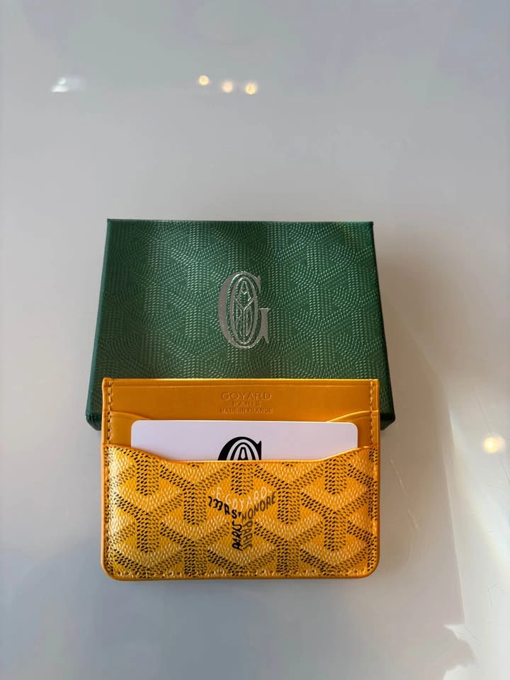 Yellow Goyard Wallet - photo 2