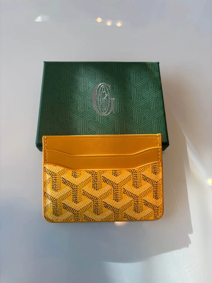 Yellow Goyard Wallet - photo 3