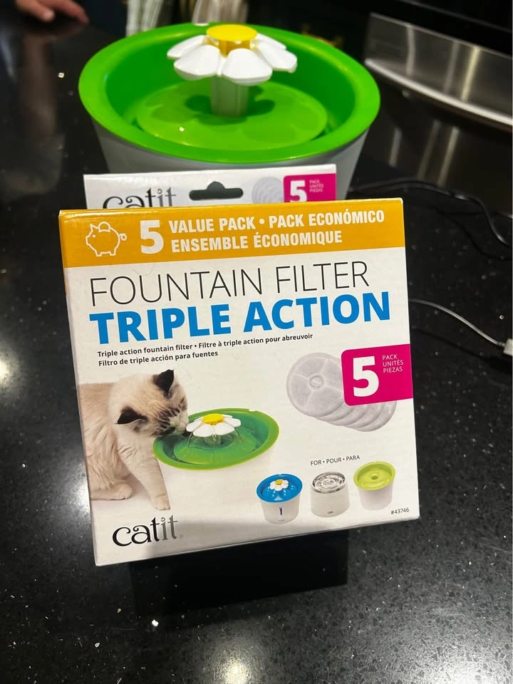Catit Water Fountain - photo 4