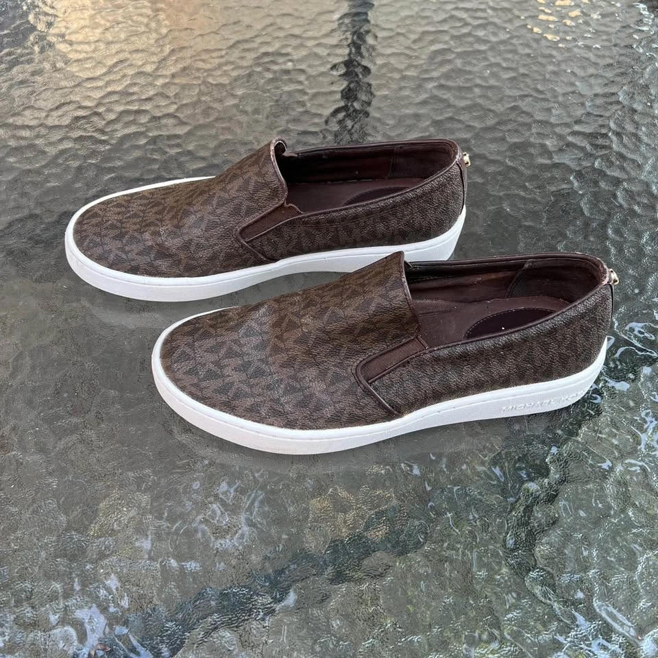 Women’s Michael Kors Keaton Slip On Sneaker Size 6.5 - photo 2