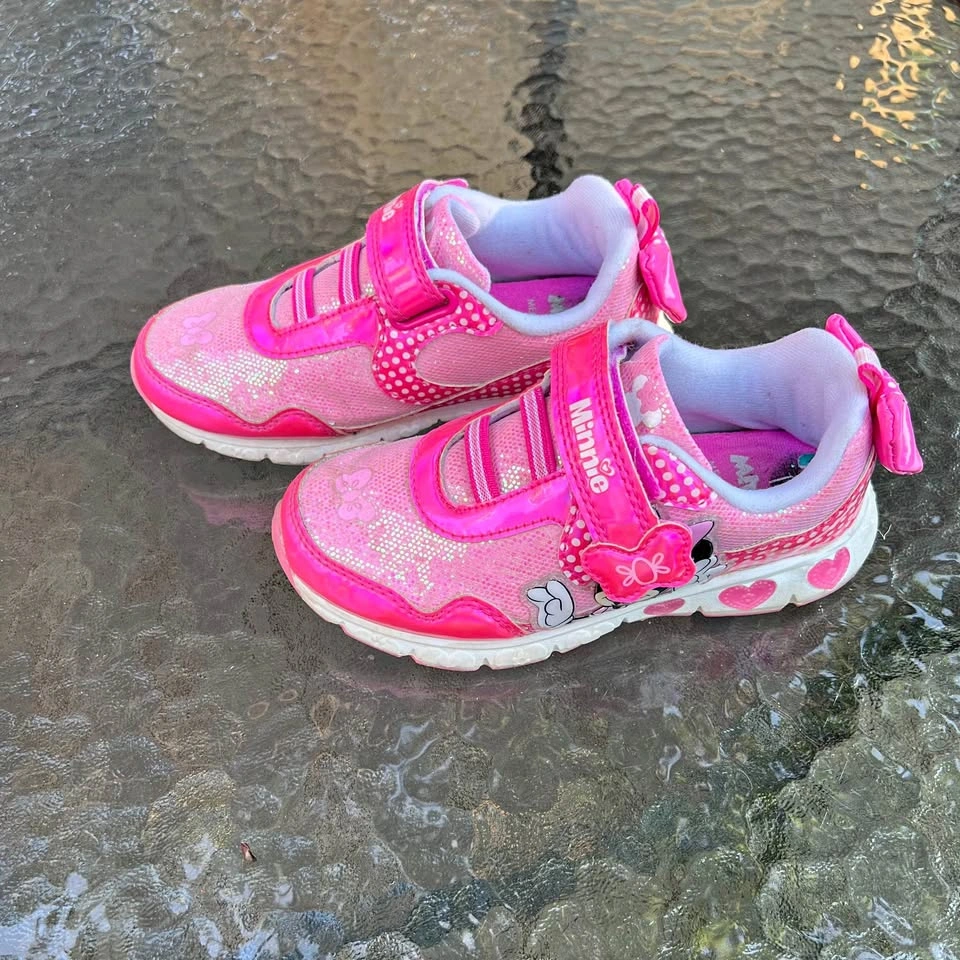 Disney Minnie Mouse Girls' Sneakers Size 12