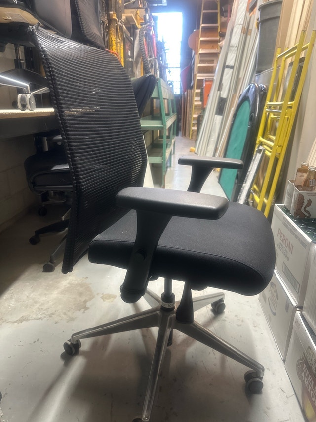 4 Office Chairs - photo 2