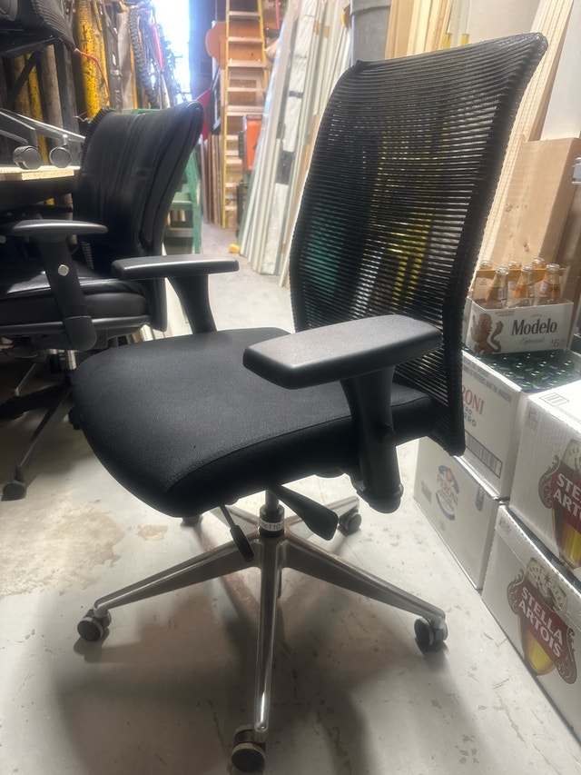 4 Office Chairs - photo 3