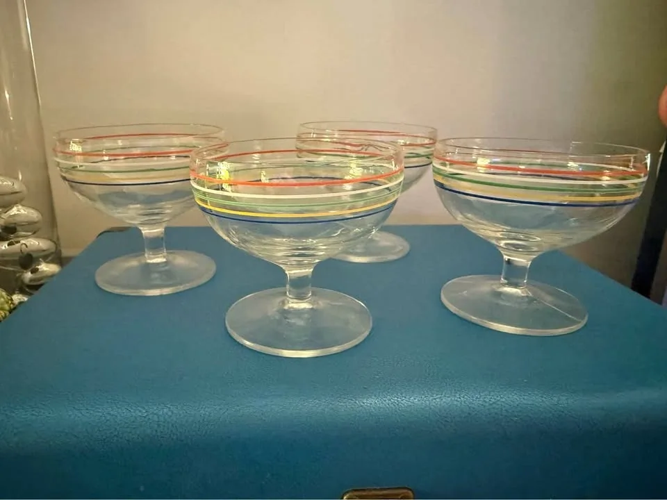 Vintage Anchor Hocking dessert bowls- set of four