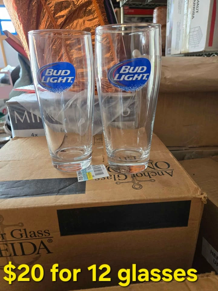 Budlight Beer Glasses - Set of 12 (NEW)