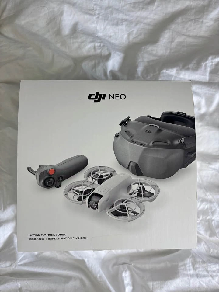 DJI NEO FLY MORE COMBO DRONE MOTION CONTROLLER + FPV GOGGLES