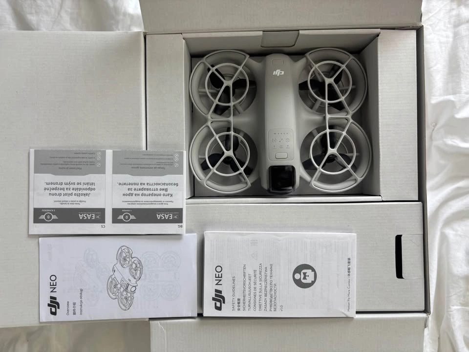 DJI NEO FLY MORE COMBO DRONE MOTION CONTROLLER + FPV GOGGLES - photo 3