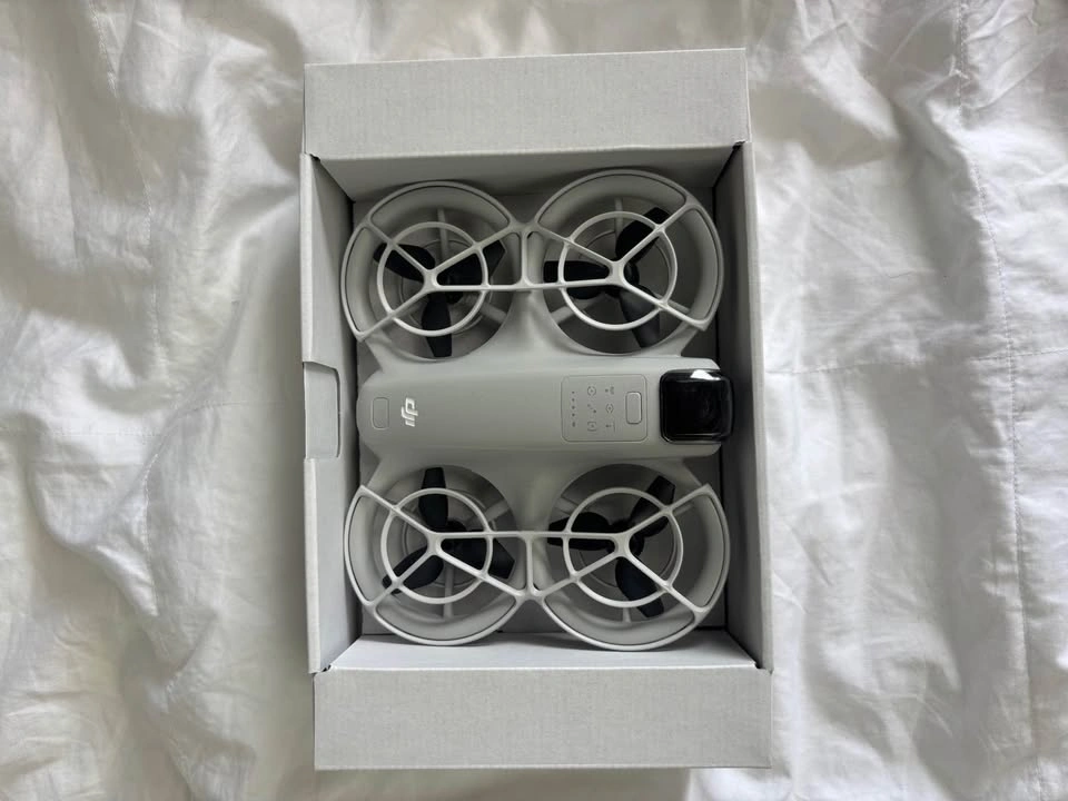 DJI NEO FLY MORE COMBO DRONE MOTION CONTROLLER + FPV GOGGLES - photo 4