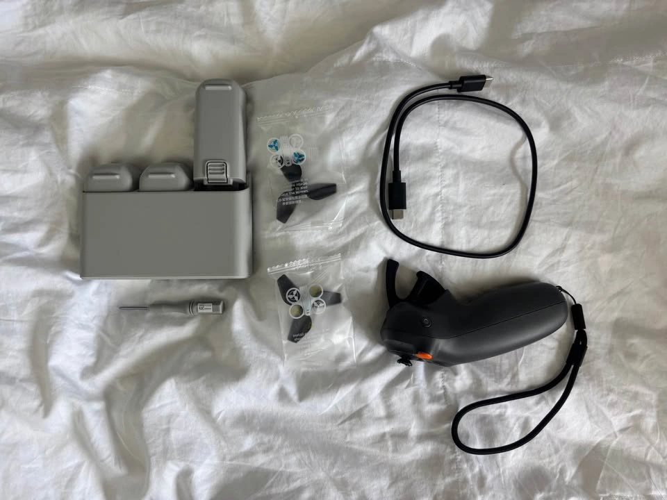 DJI NEO FLY MORE COMBO DRONE MOTION CONTROLLER + FPV GOGGLES - photo 5