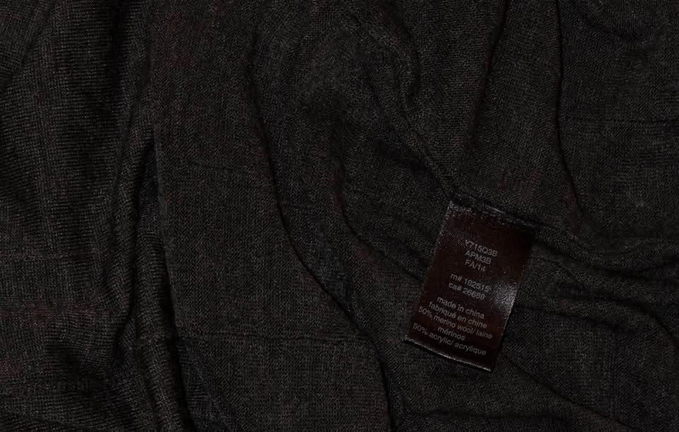 JOHN VARVATOS U.S.A. DARK GRAY MERINO WOOL V-NECK SWEATER SIZE M - photo 3