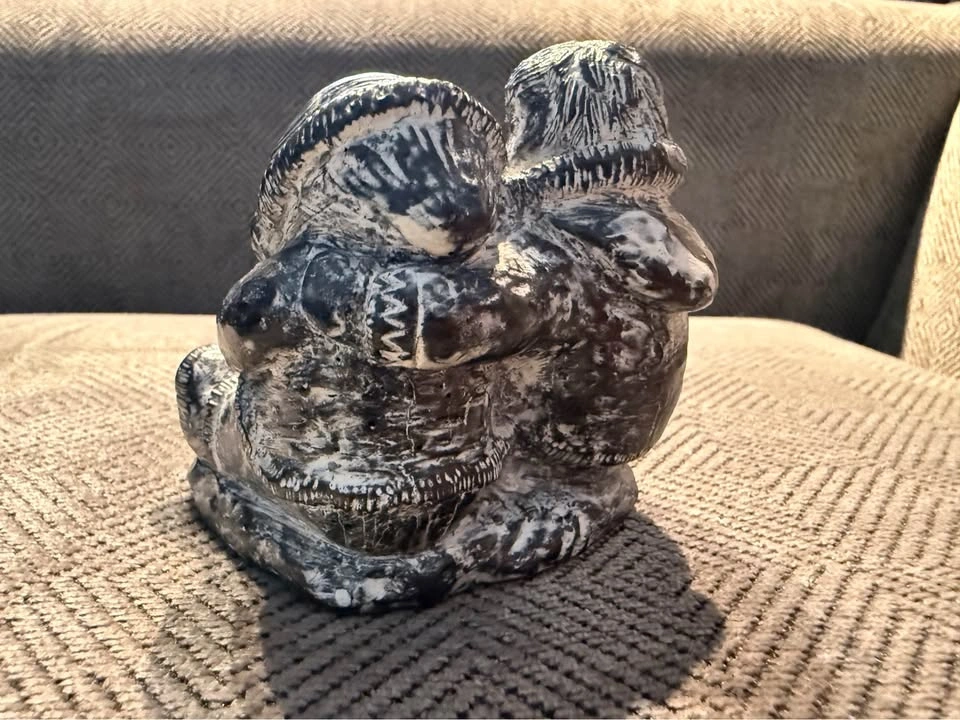 Vintage Wolf original Inuit Couple soapstone sculpture - photo 2