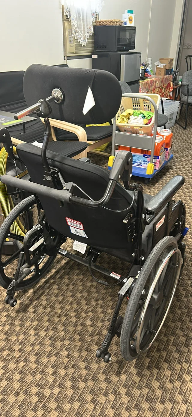 HME Wheelchair with Headrest image indicator(3)