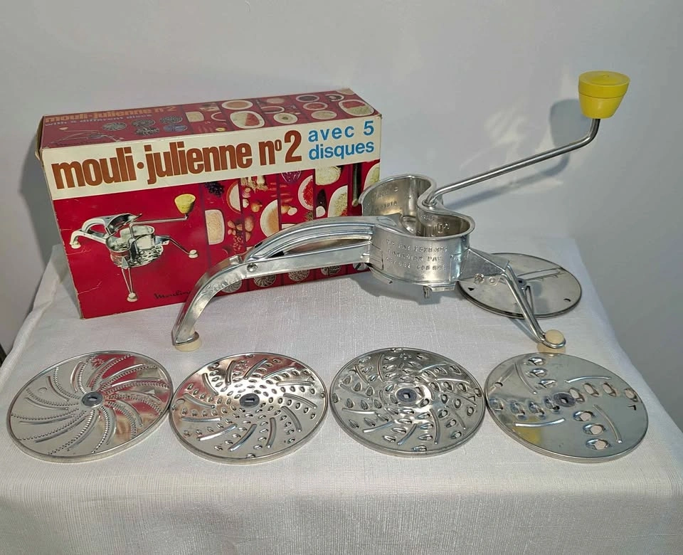Vintage Moulinex MOULI-JULIENNE No2 Food Processor
