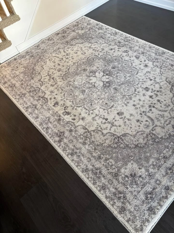 Gray and Cream Distressed Medallion Area Rug - photo 2