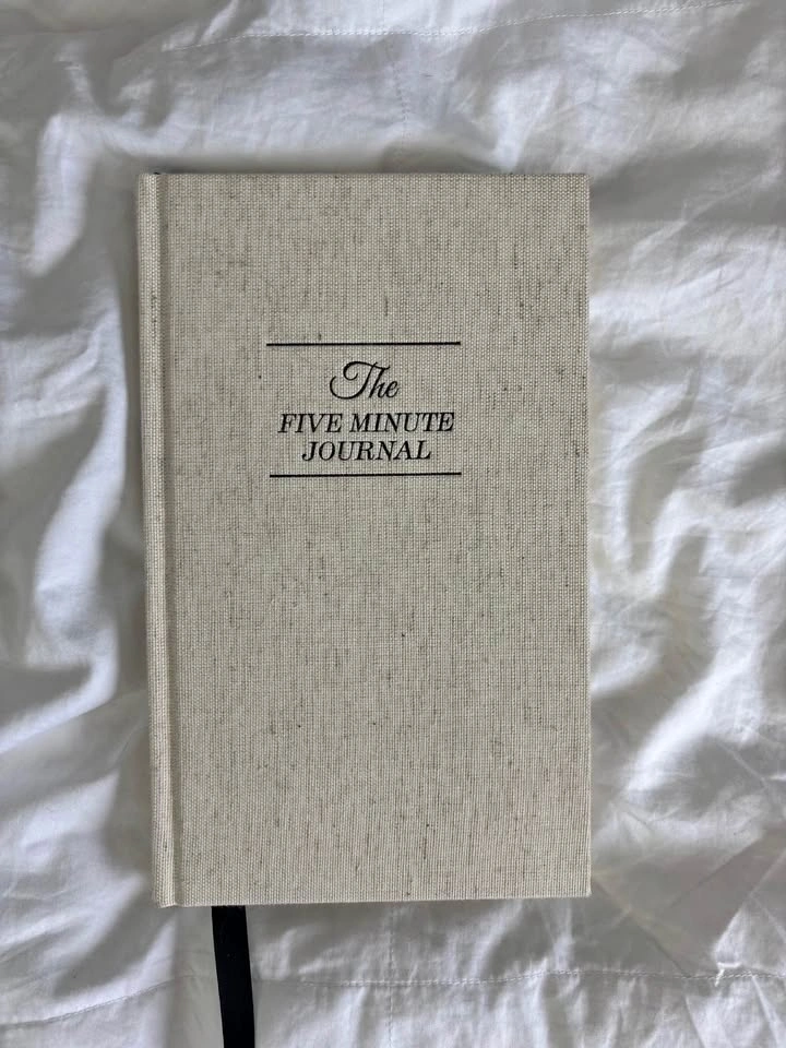 THE FIVE MINUTE JOURNAL