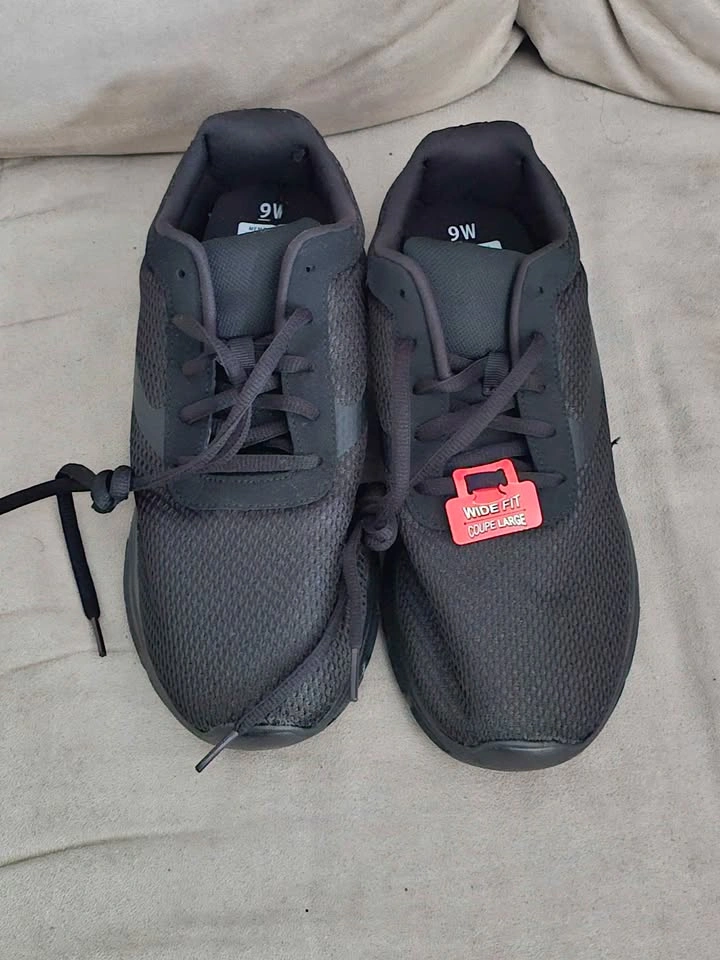 Athletic Works Men's Mesh Athletic Shoes Size 9W - photo 4