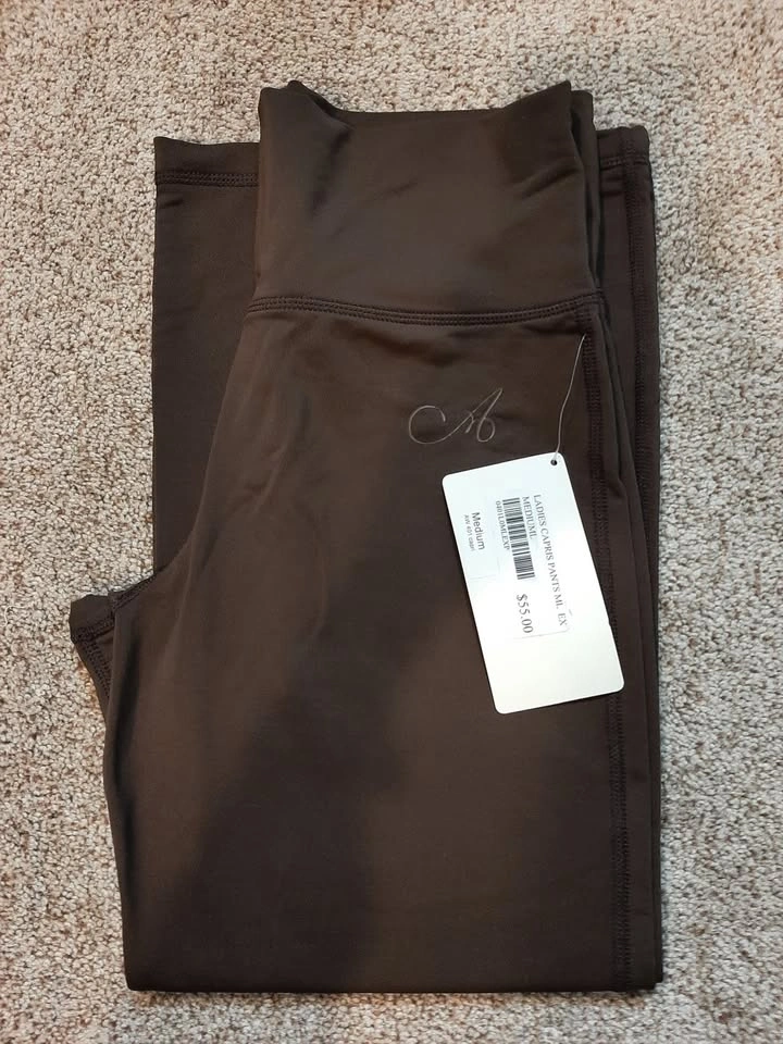 NEW! Ainsliewear Athletic Capris (M) Was $55