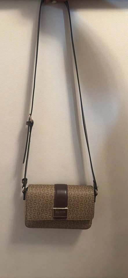 Brand New with tag Guess Crossbody Bag - photo 2