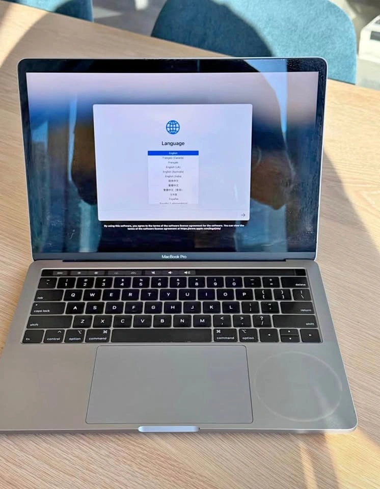 Macbook Pro 13 inch - 16 GB RAM