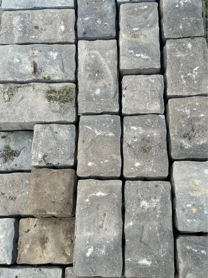2 Pallets of Interlocking Stone / Patio - photo 2