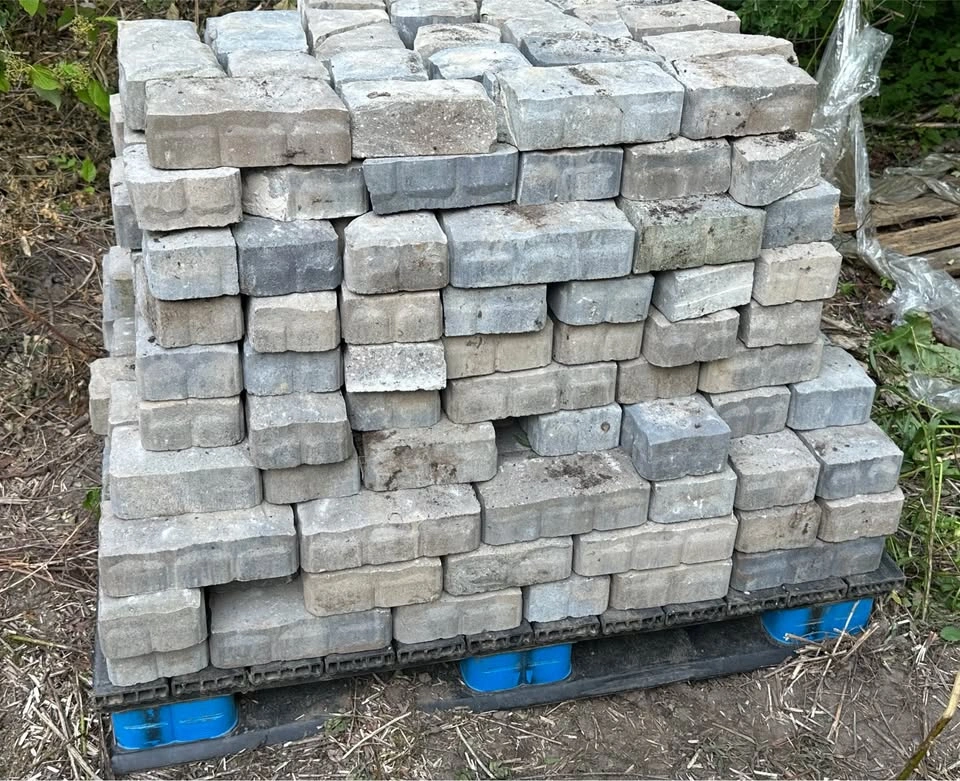 2 Pallets of Interlocking Stone / Patio - photo 4