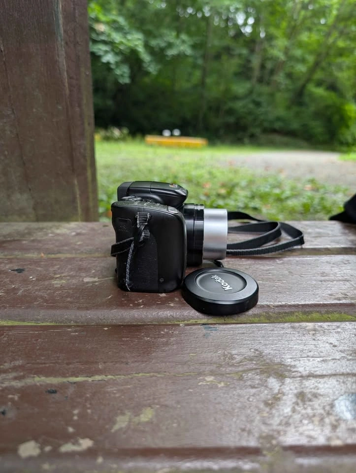 Kodak EasyShare Z712 IS 7.1MP Digital Bridge Camera - 12x Optica - photo 4