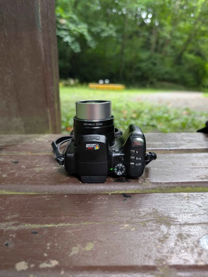 Kodak EasyShare Z712 IS 7.1MP Digital Bridge Camera - 12x Optica - photo 5