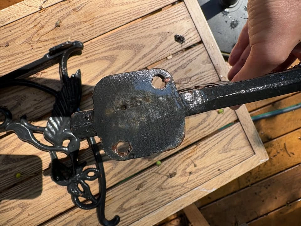 2x Cast Iron Humming Bird Plant Hangers - photo 2