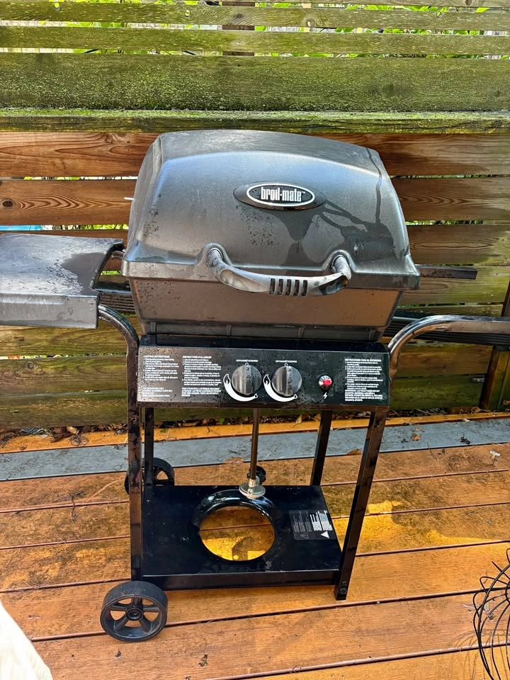 Broil-Mate 2-Burner Propane BBQ – Never Used