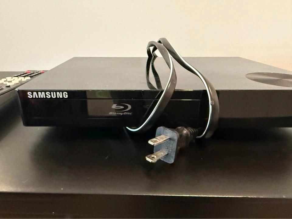 Samsung Blu-ray Player - photo 2