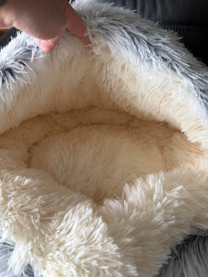 Brand New!! Snuggly Cat Bed, Grey/Cream - photo 2